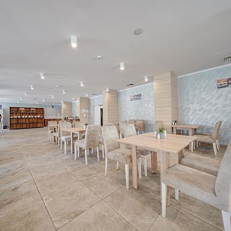Cinema Hotel Primorsko Eksteriør bilde