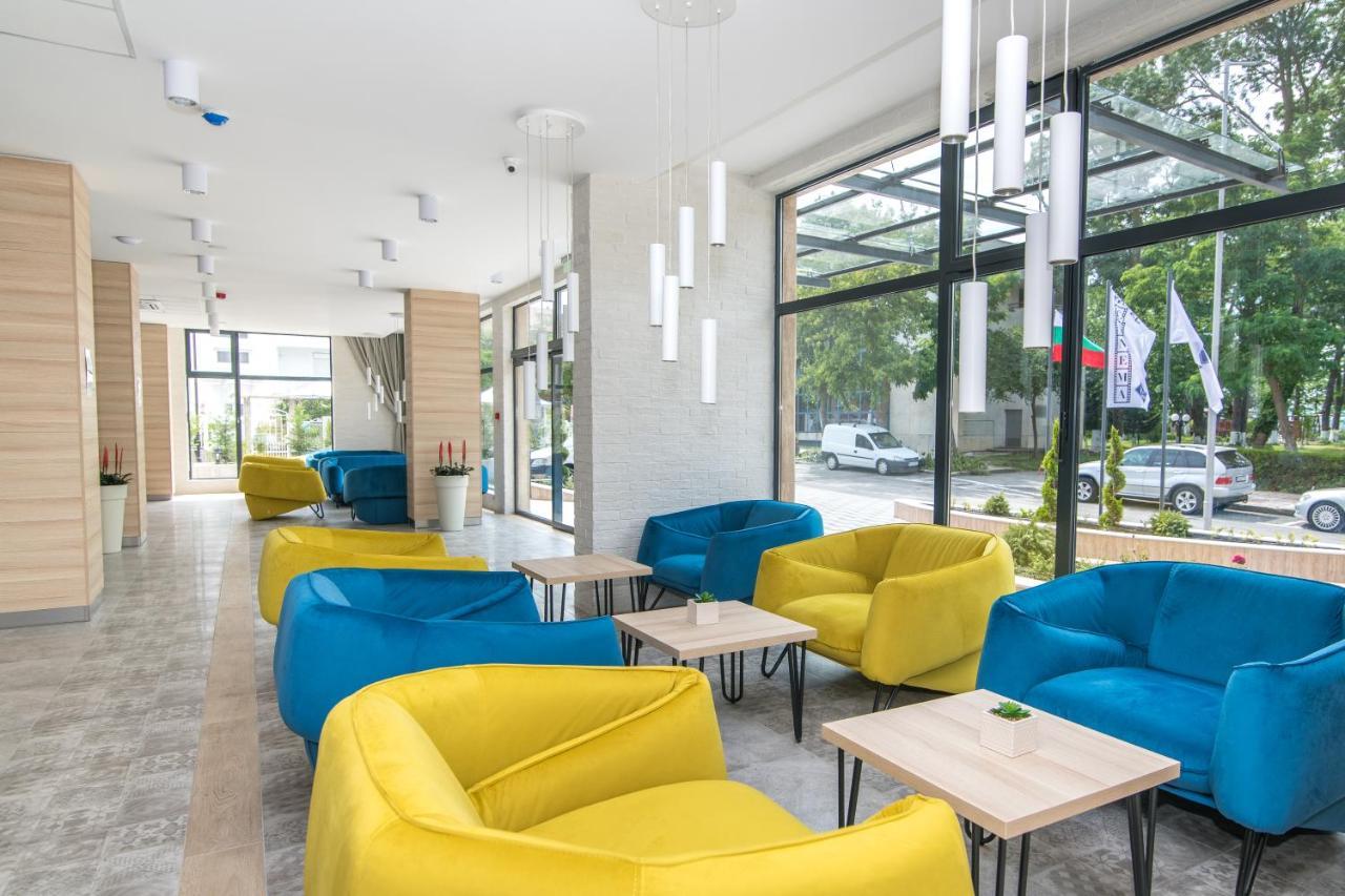 Cinema Hotel Primorsko Eksteriør bilde