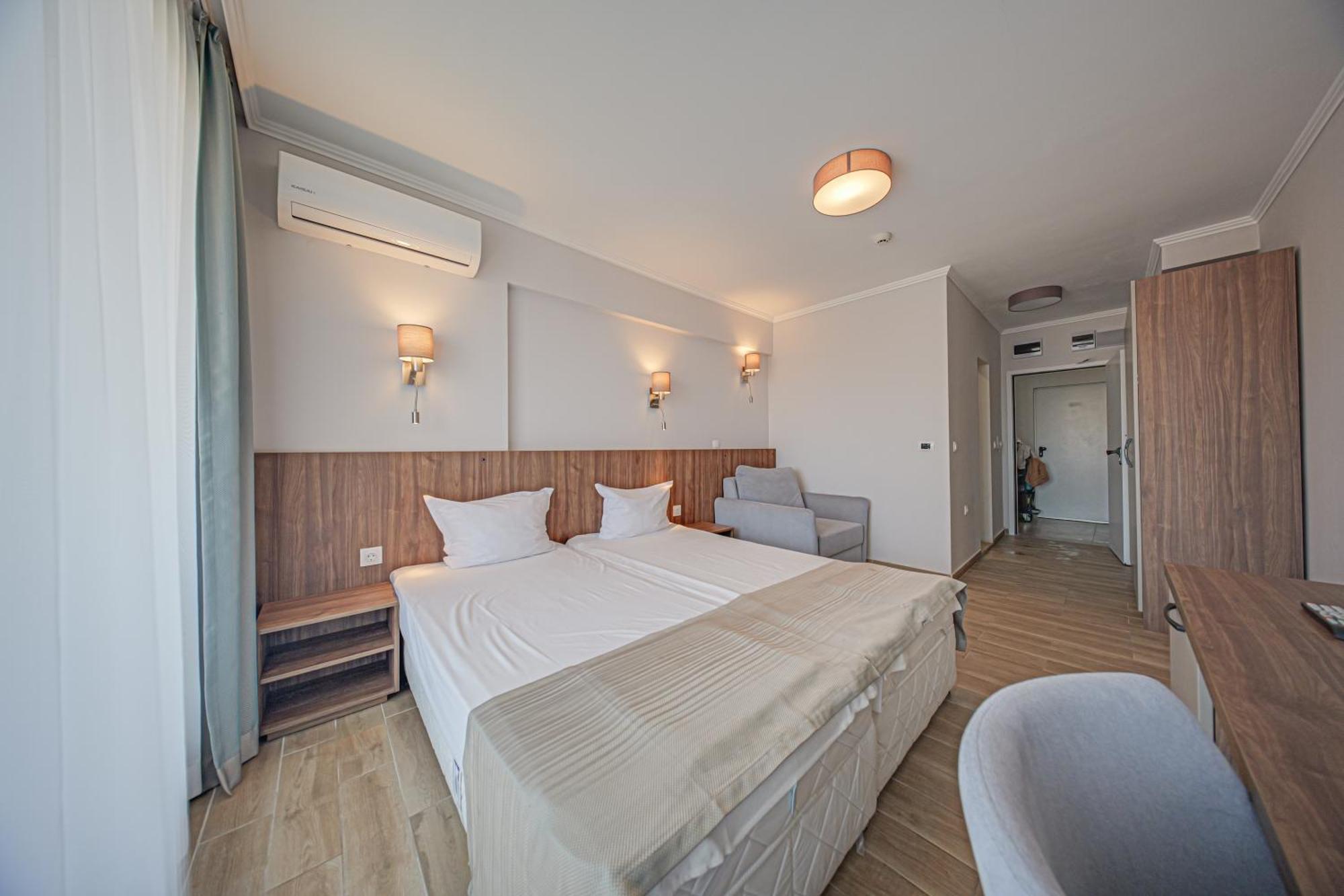 Cinema Hotel Primorsko Eksteriør bilde