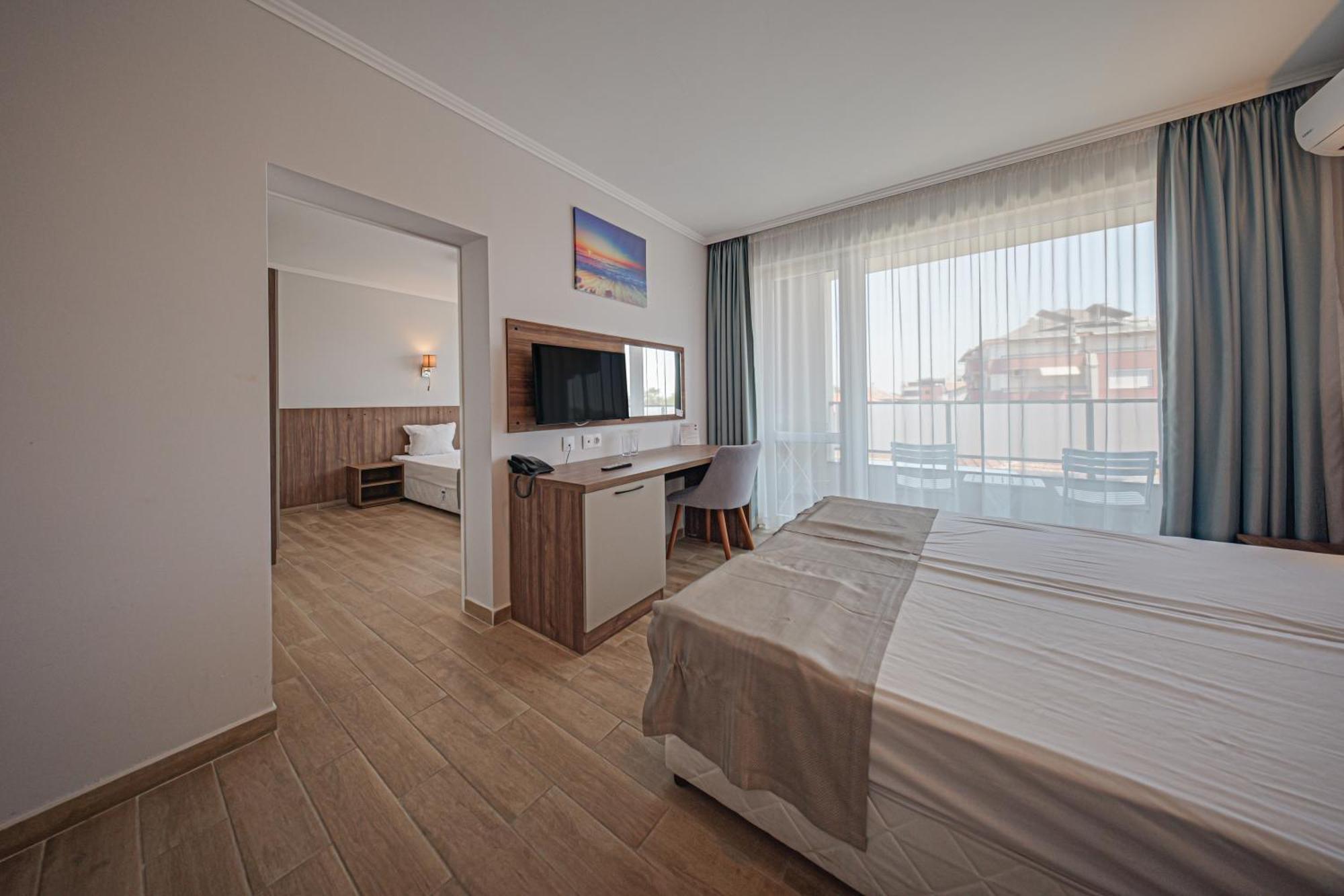 Cinema Hotel Primorsko Eksteriør bilde