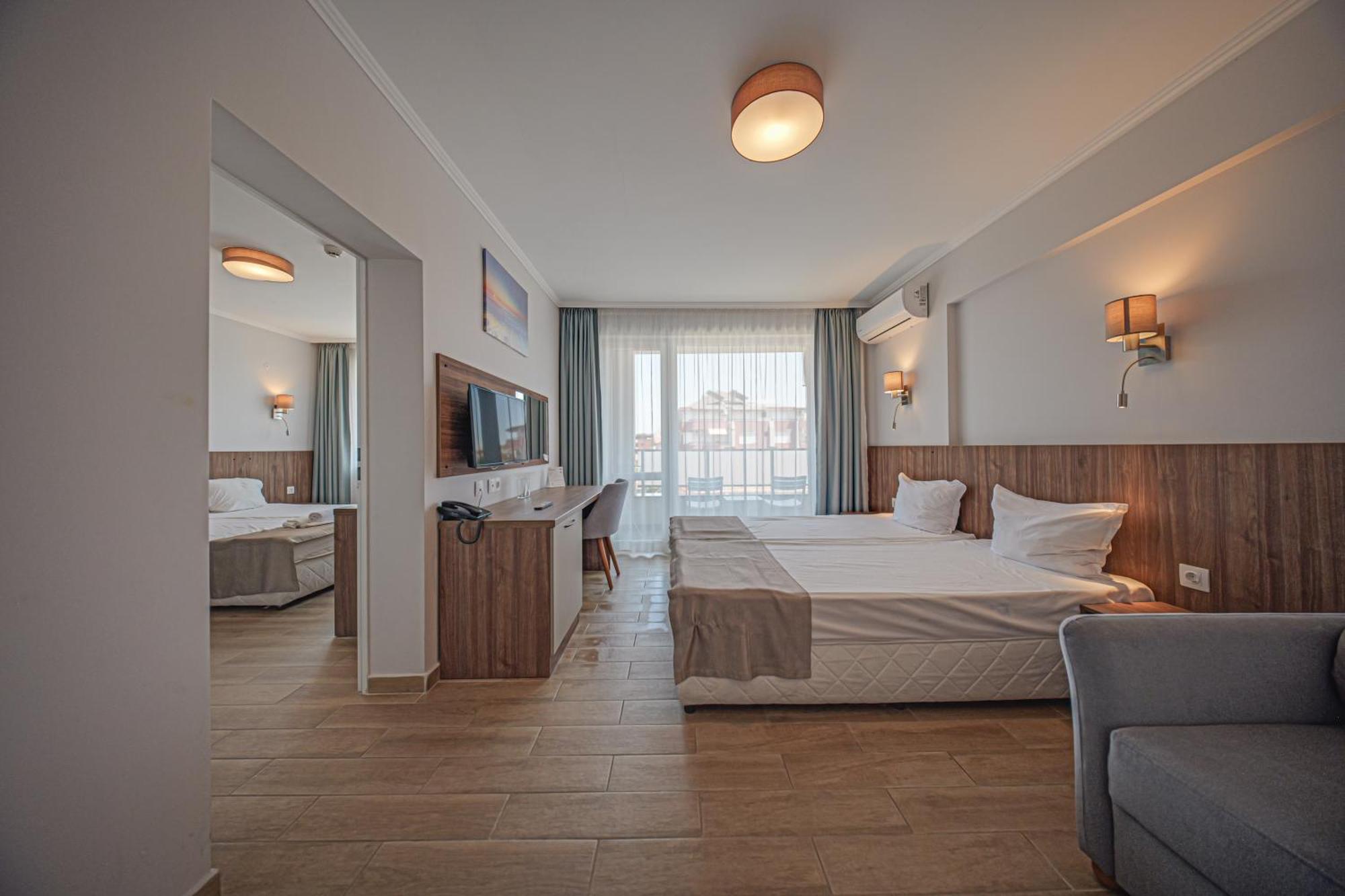 Cinema Hotel Primorsko Eksteriør bilde